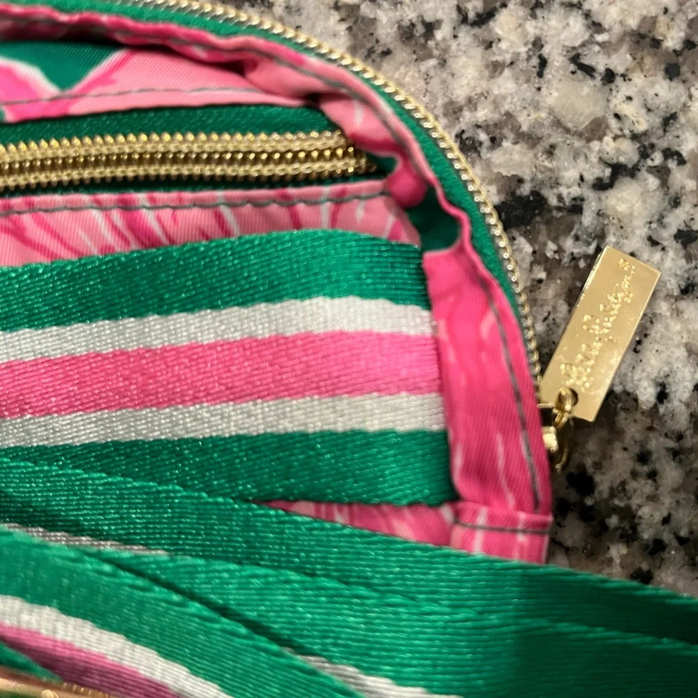Lilly Pulitzer Green & Pink Floral Crossbody Belt Bag - NWOT - Picture 2 of 10
